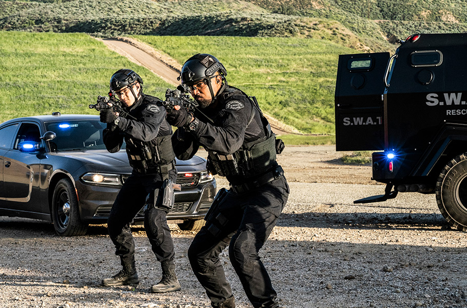 S.W.A.T. - Season 2, episode 23: "Kangaroo"